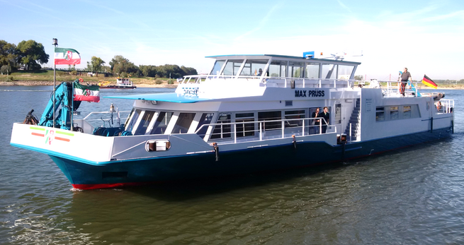 Das BIld zeigt die Max Prüss im Einsatz auf dem Rhein.