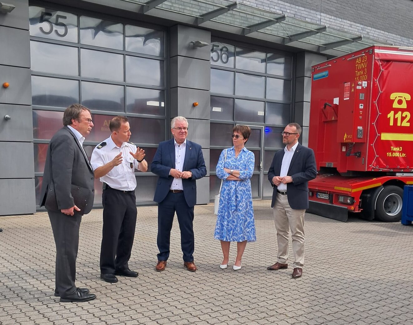 Gespräch bei der Feuerwehr in Mülheim an der Ruhr, Foto: LANUK Hochwasser, Feuerwehr