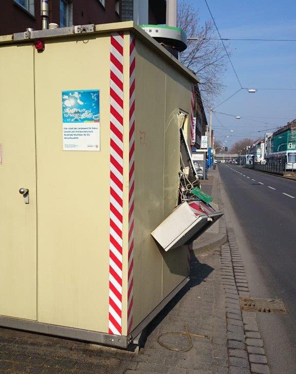 Bild "LANUV-Messcontainer, Gelsenkirchen"; © LANUV. Der Abdruck des Fotos ist nur bei Nennung des Autors und in Verbindung mit dieser Pressemitteilung kostenfrei.